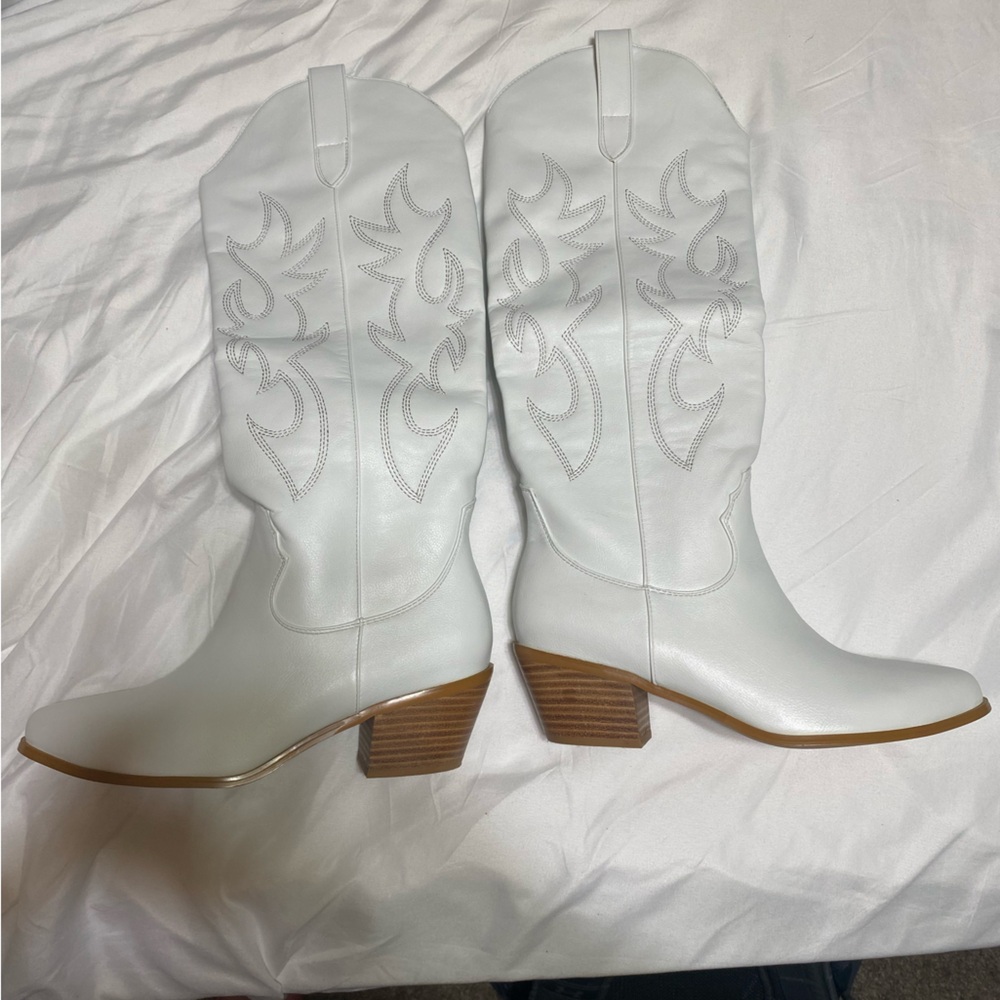 White cowgirl boots